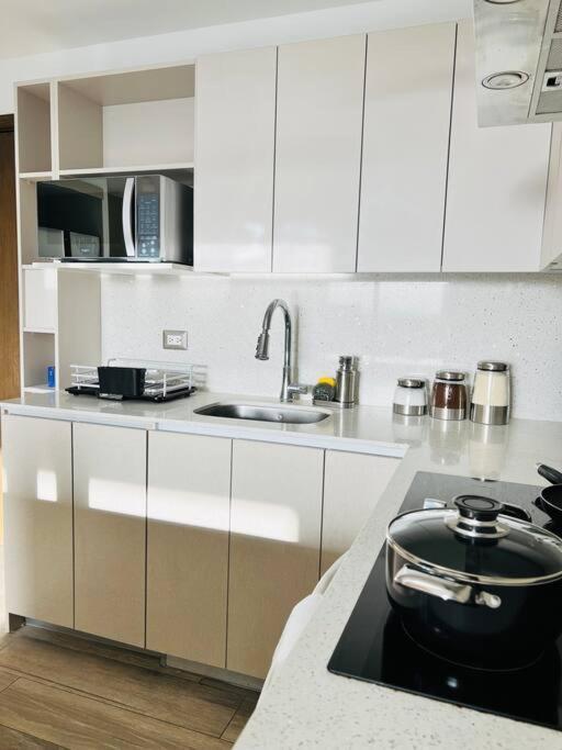 Apartamento 2 Habitaciones, Edificio Airali, Zona 10, Miradolo Guatemala City Ngoại thất bức ảnh